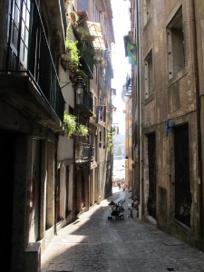 Porto-narrow-street