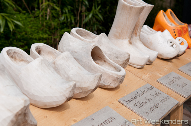The-Netherlands-Keukenhof-Gardens-Clogs