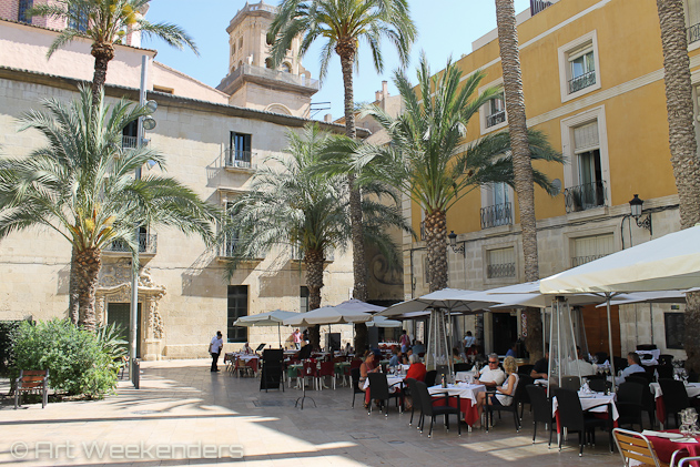Spain-Alicante-terraces-going-out