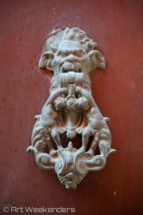 2014_Italy_Bologna_door_knockers
