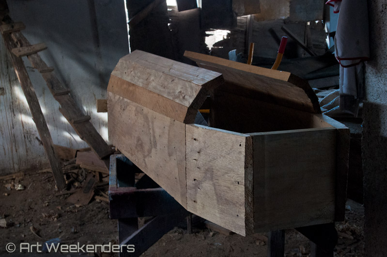 Ghana fantasy coffin art making