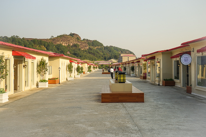 Hua Quan Village galleries shops studios